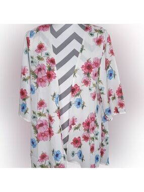 Pink Milly Floral Kimono Size Medium NWT